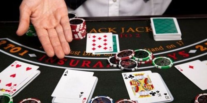 Những quy tắc cơ bản trong stud poker là gì?